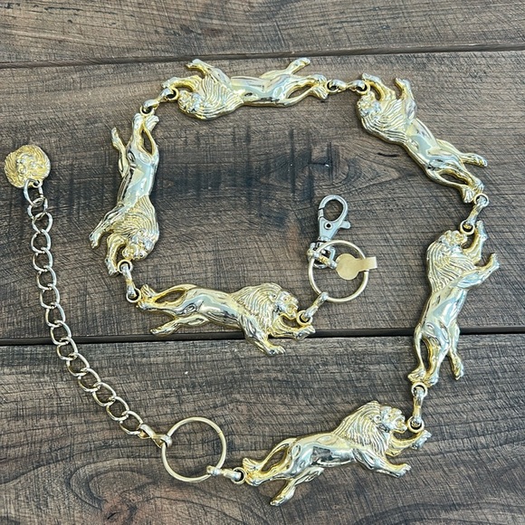 Accessories - Gorgeous Gold lion belt!